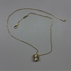 Elegant Gold Clover Pendant Necklace